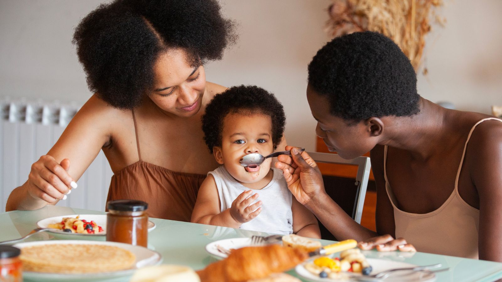 Why SNAP Cuts Hit Latina Moms Harder and How They’re Fighting Back