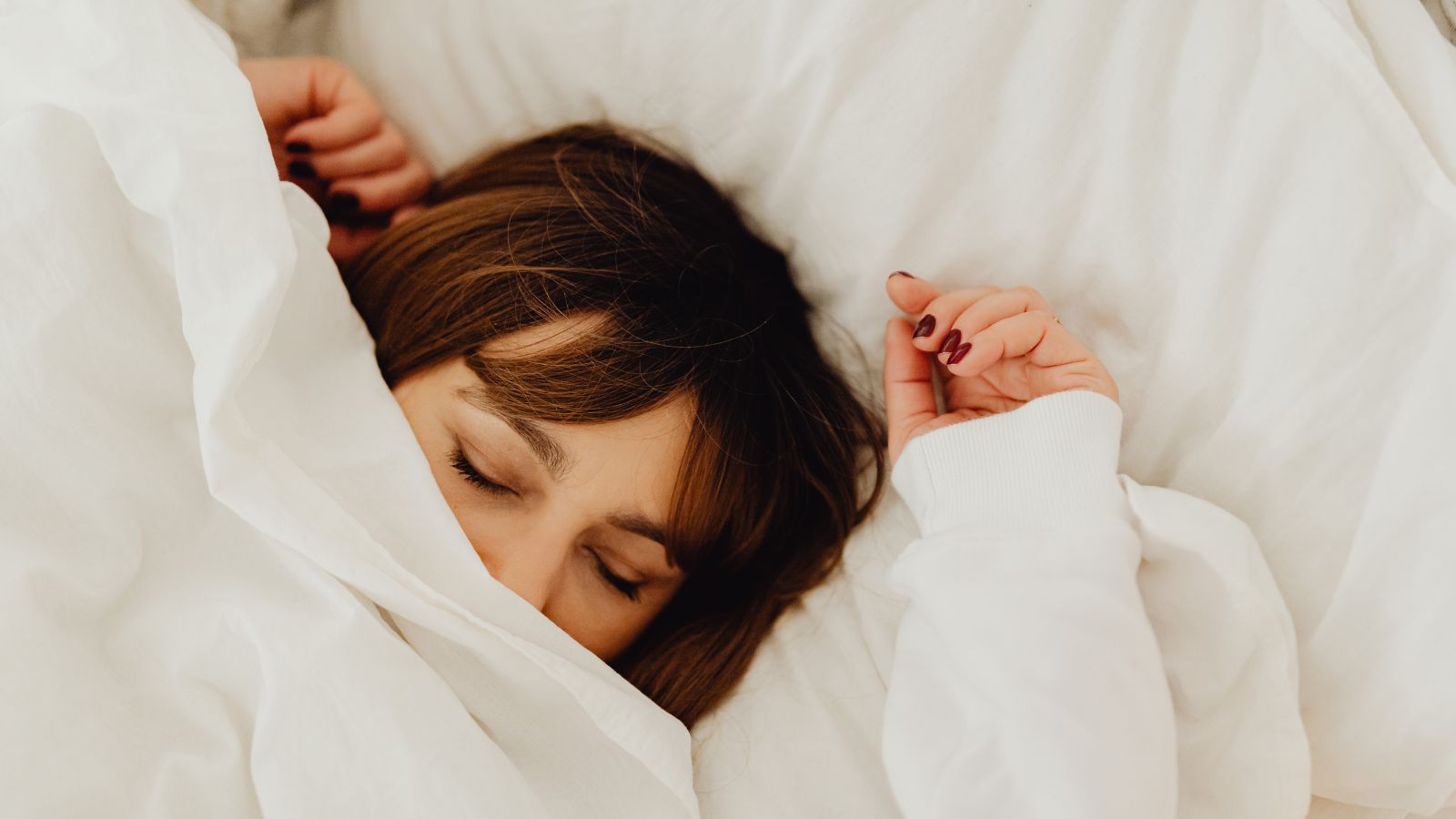 Sleep Hygiene Basics That Actually Make a Difference — And the Myths to Ignore